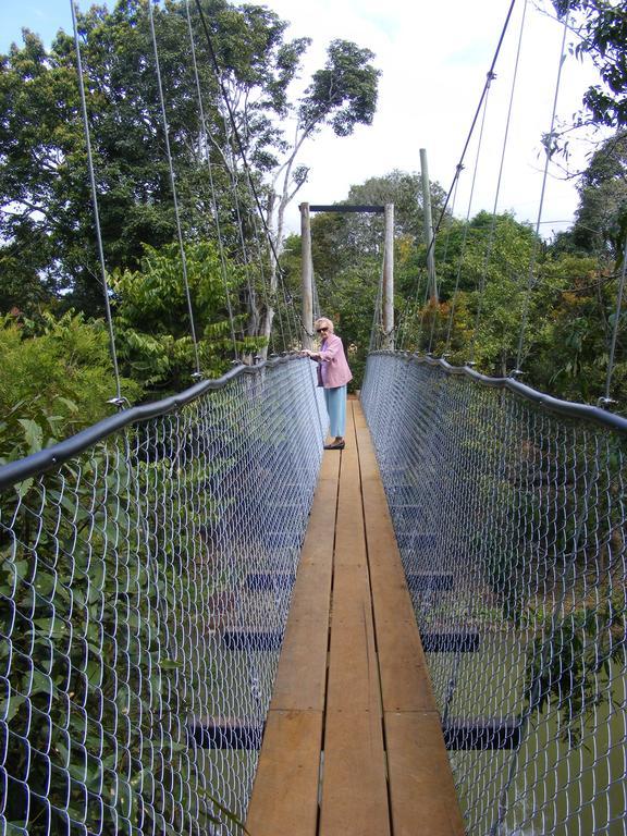 Lake Eacham Tourist Park & Cabins Buitenkant foto