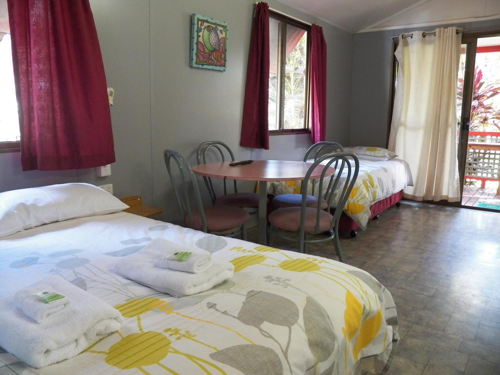 Lake Eacham Tourist Park & Cabins Kamer foto