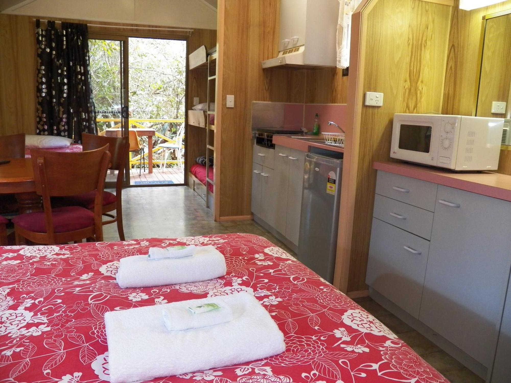 Lake Eacham Tourist Park & Cabins Kamer foto