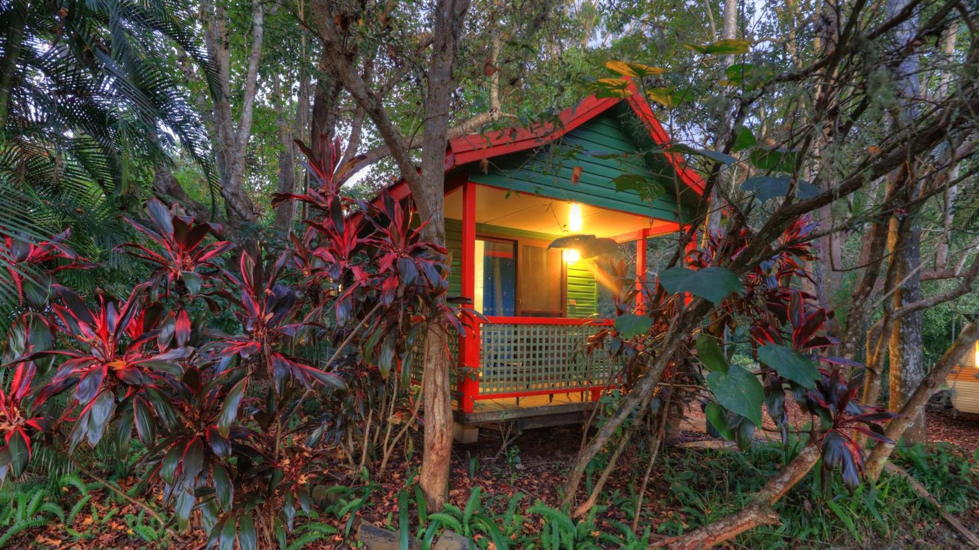 Lake Eacham Tourist Park & Cabins Buitenkant foto