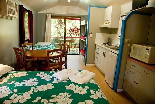 Lake Eacham Tourist Park & Cabins Buitenkant foto