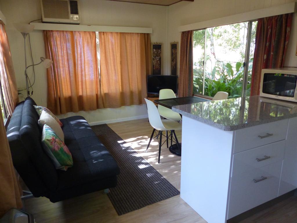 Lake Eacham Tourist Park & Cabins Buitenkant foto