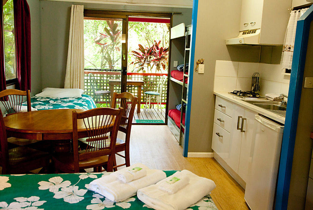Lake Eacham Tourist Park & Cabins Buitenkant foto